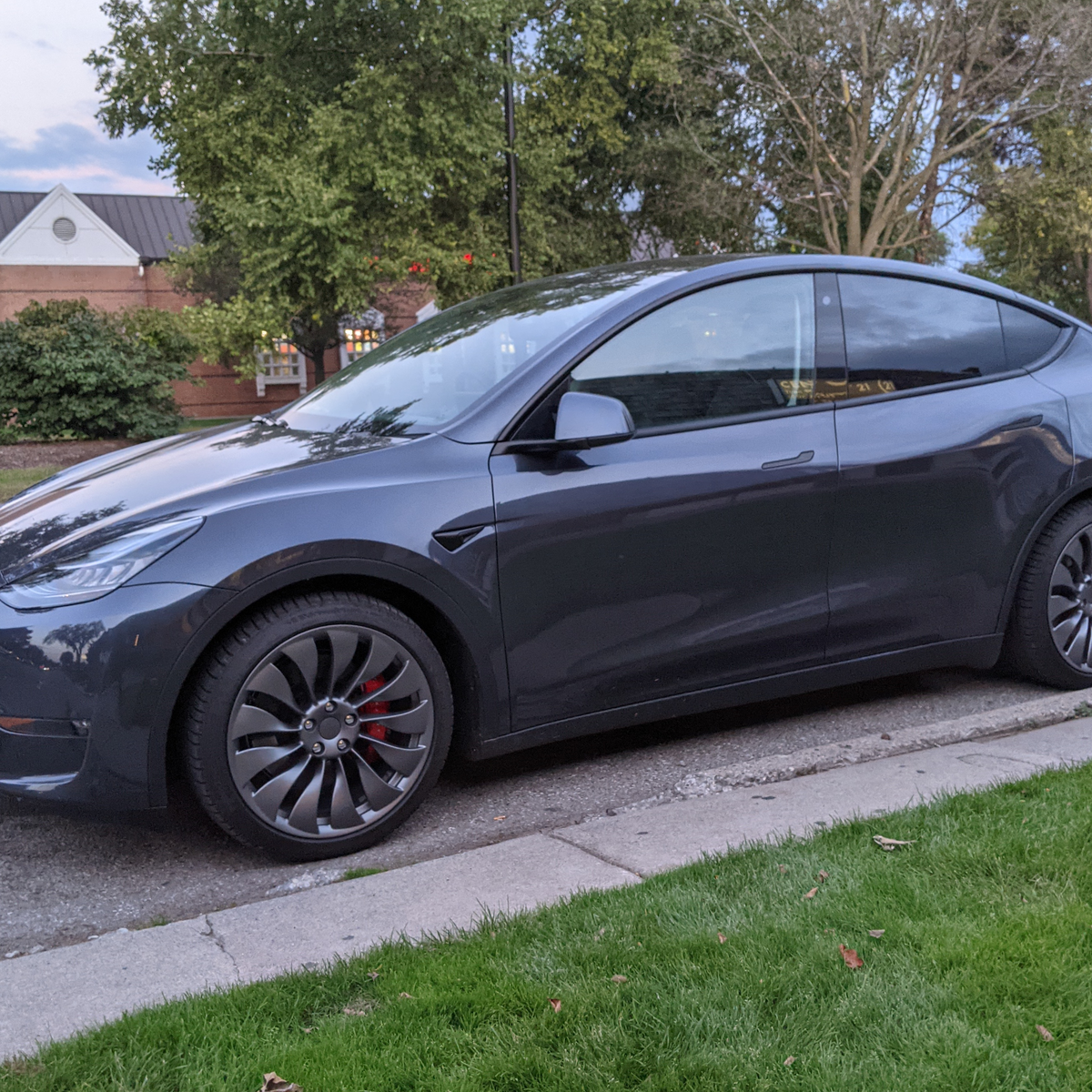 8 Best Aftermarket Parts and Accessories For Your New Tesla Model Y ...
